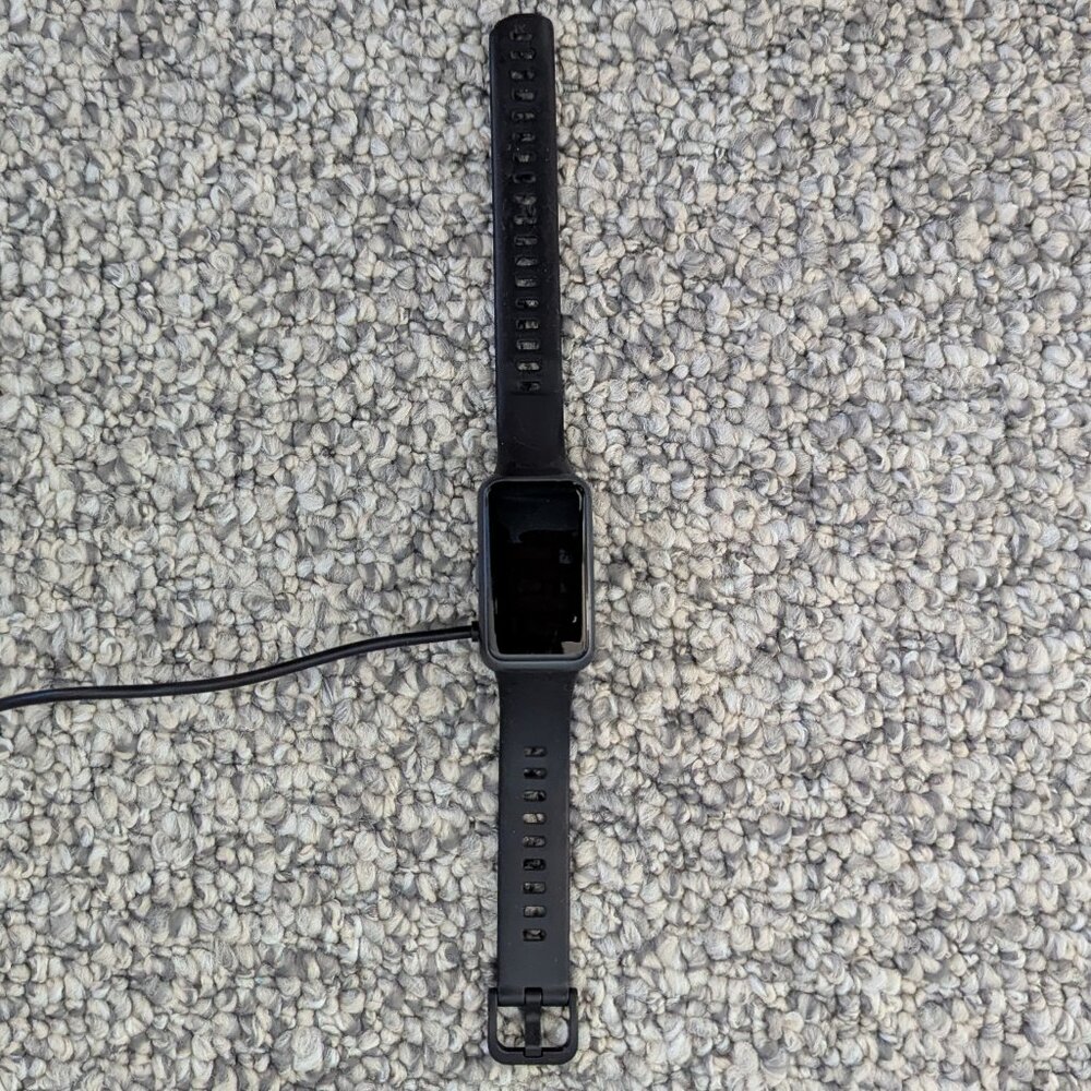 Huawei* Unisex Band 7-16C‎ Model LEA-B19 Black Smart Watch